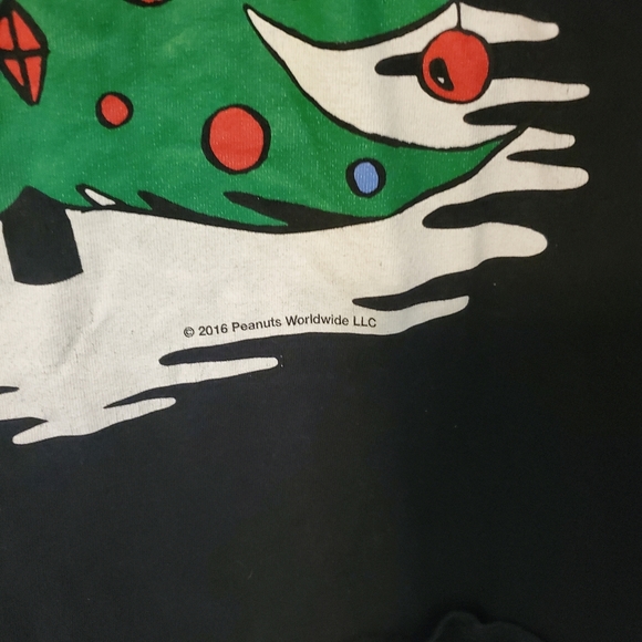 Snoopy Christmas tree themed top tee shirt - Picture 2 of 4